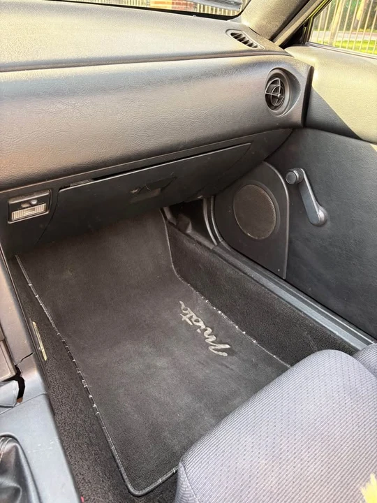 1990 Mazda NA MX-5 Miata - Image 19 of 20