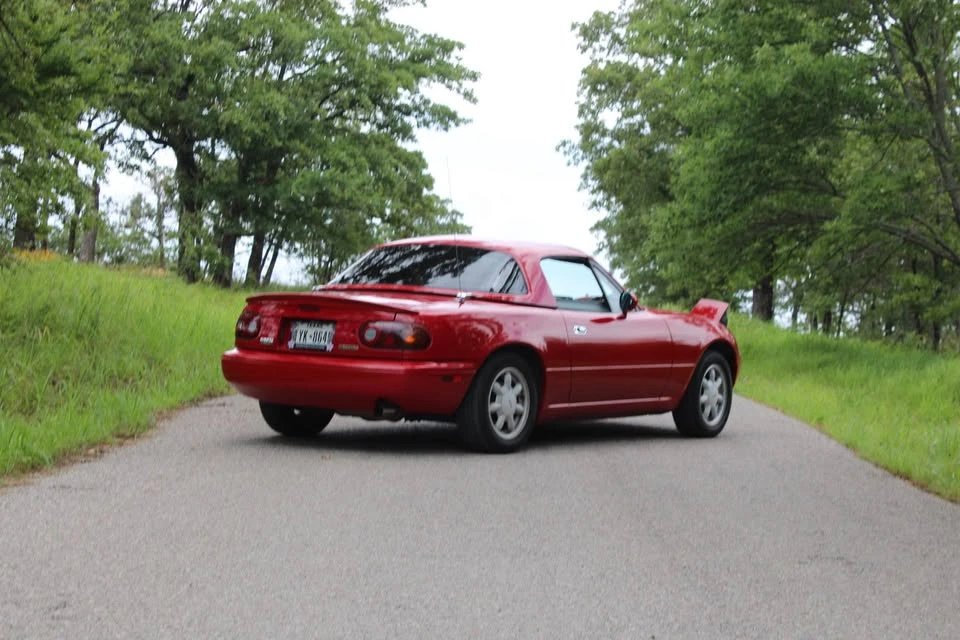 1990 Mazda NA MX-5 Miata - Image 6 of 10