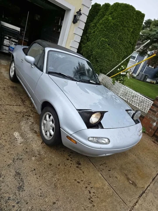 1990 Mazda NA MX-5 Miata - Image 2 of 3