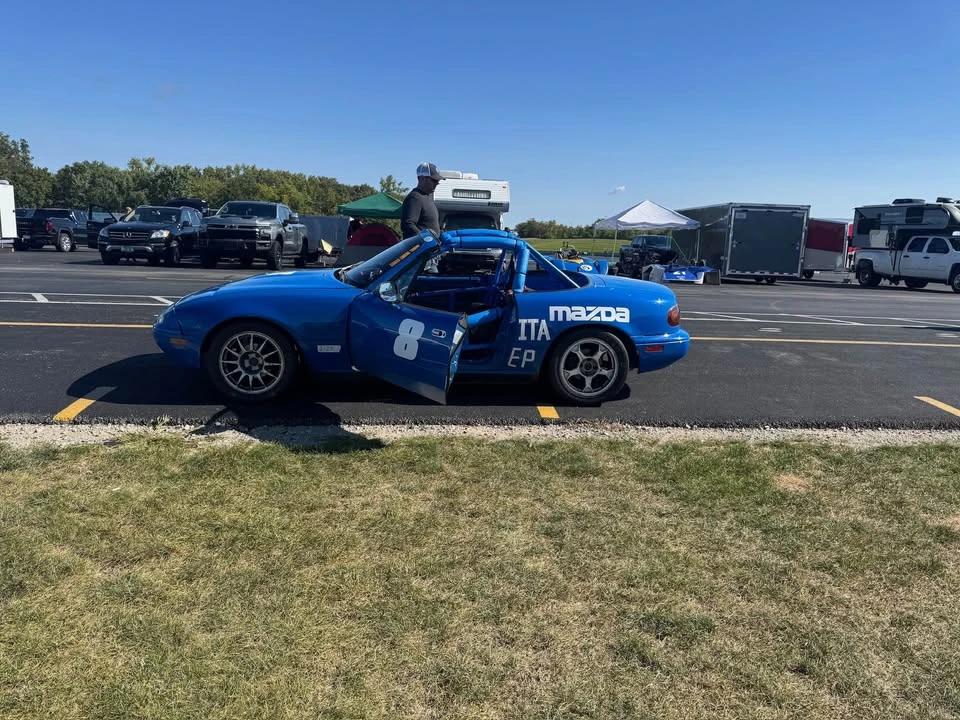 1990 Mazda NA MX-5 Miata - Image 3 of 3
