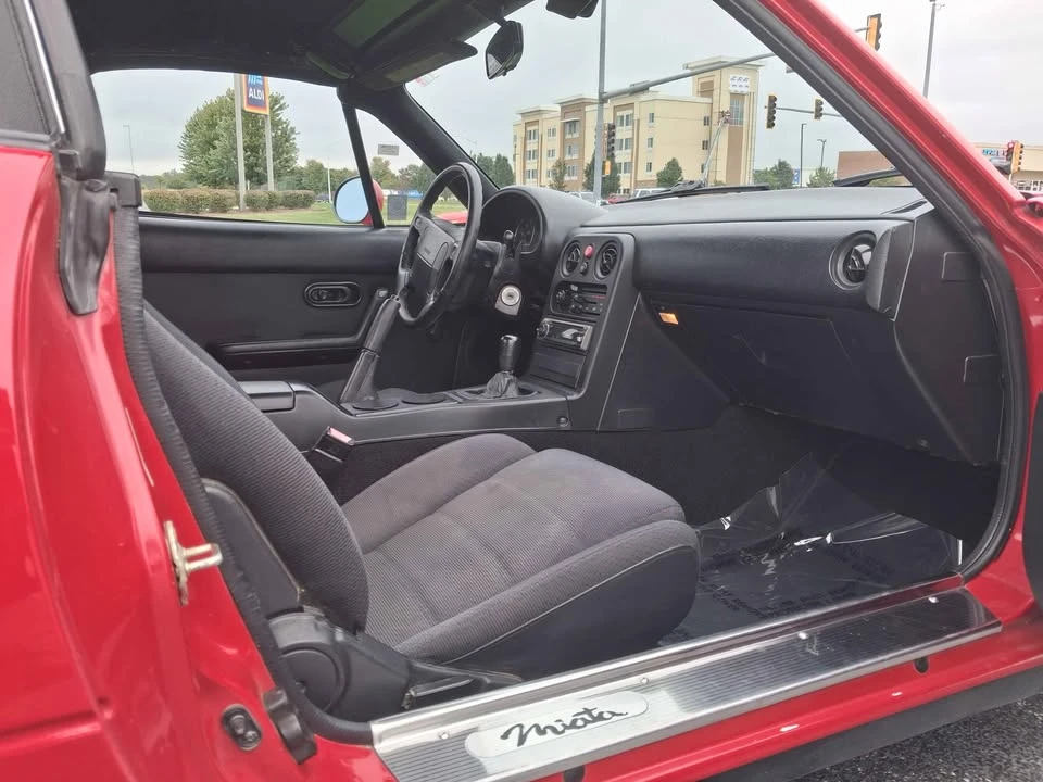 1990 Mazda NA MX-5 Miata - Image 7 of 9