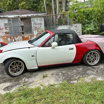 1990 Mazda MX-5 Miata Convertible