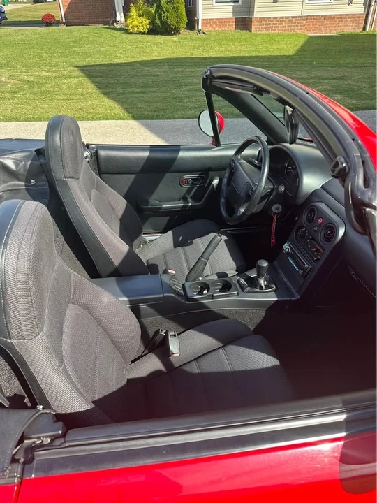 1990 Mazda NA MX-5 Miata - Image 5 of 6