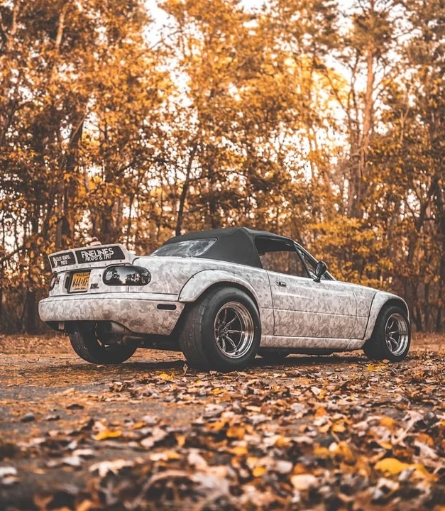 1990 Mazda NA MX-5 Miata - Image 5 of 12