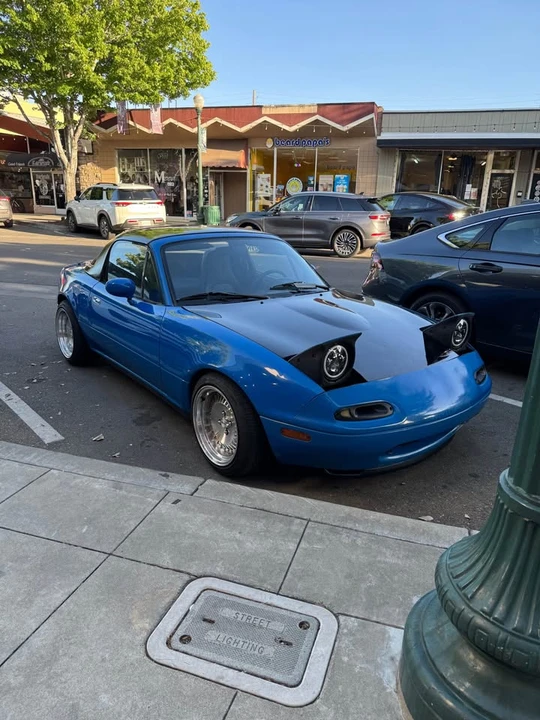 1990 Mazda NA MX-5 Miata - Image 2 of 4