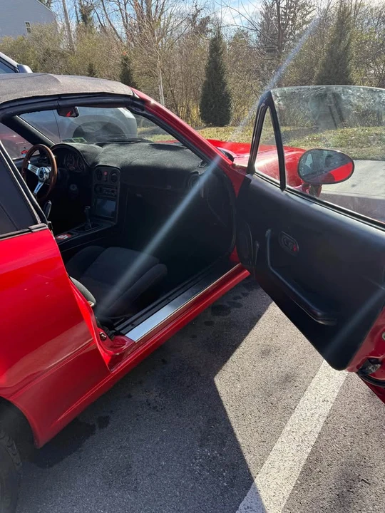 1990 Mazda NA MX-5 Miata - Image 8 of 11