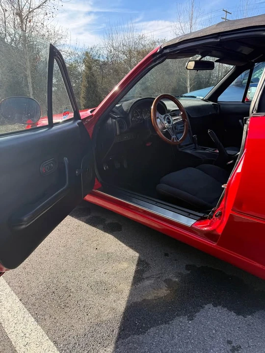 1990 Mazda NA MX-5 Miata - Image 9 of 11