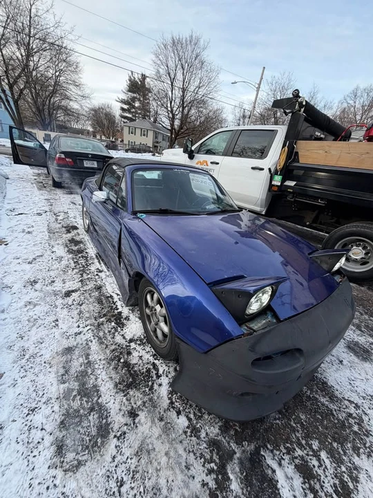 1990 Mazda NA MX-5 Miata - Image 4 of 5