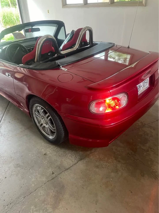 1990 Mazda NA MX-5 Miata - Image 5 of 6