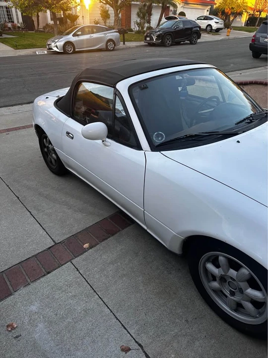 1990 Mazda NA MX-5 Miata - Image 2 of 9