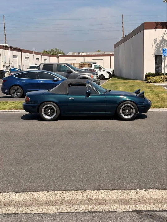 1990 Mazda NA MX-5 Miata - Image 3 of 12