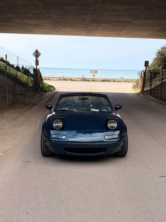1990 Mazda NA MX-5 Miata - Image 9 of 12
