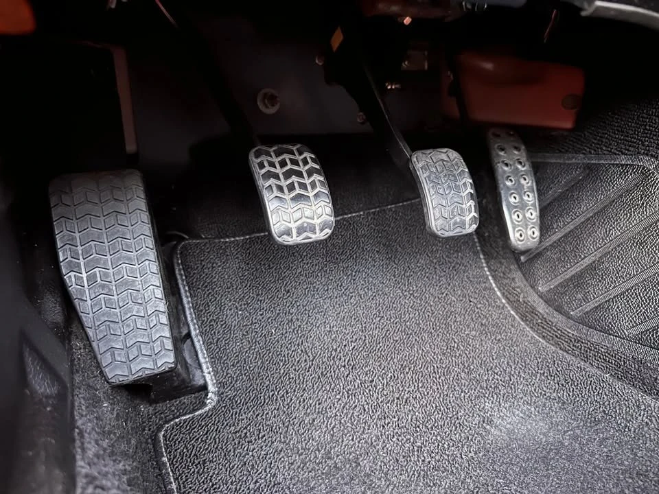 1990 Mazda NA MX-5 Miata - Image 19 of 20