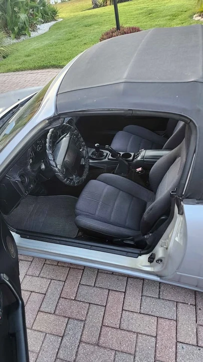 1990 Mazda NA MX-5 Miata - Image 5 of 8