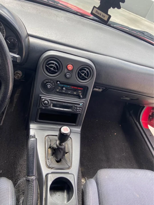 1990 Mazda NA MX-5 Miata - Image 8 of 16