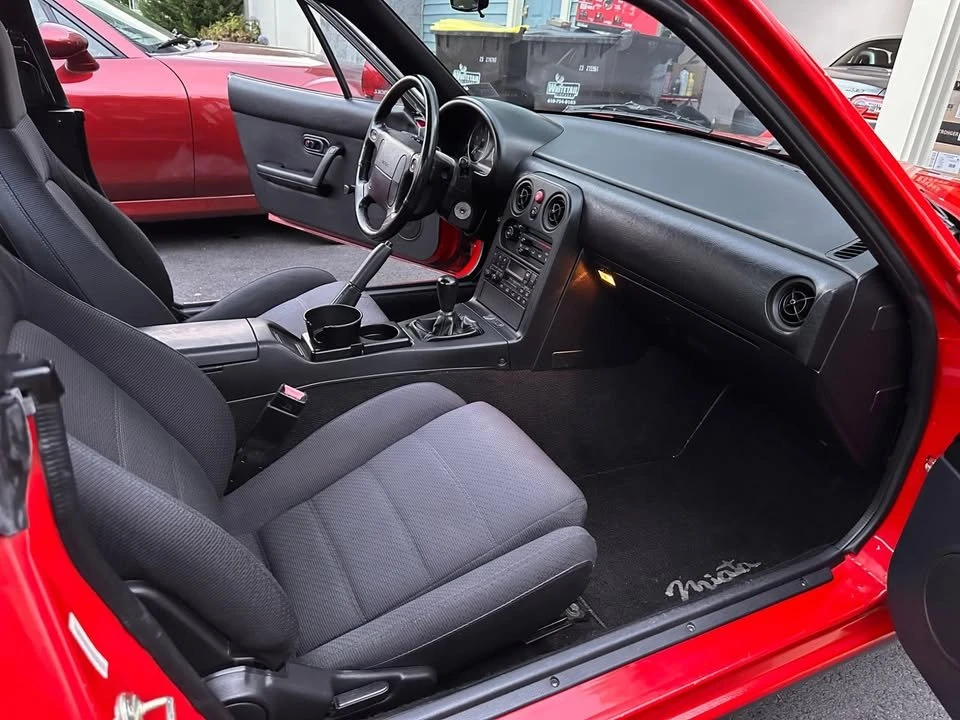 1990 Mazda NA MX-5 Miata - Image 18 of 20