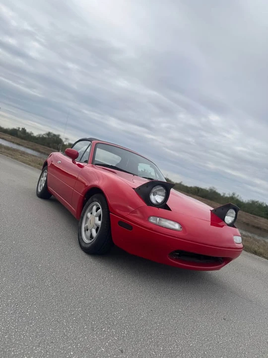 1990 Mazda NA MX-5 Miata - Image 11 of 18