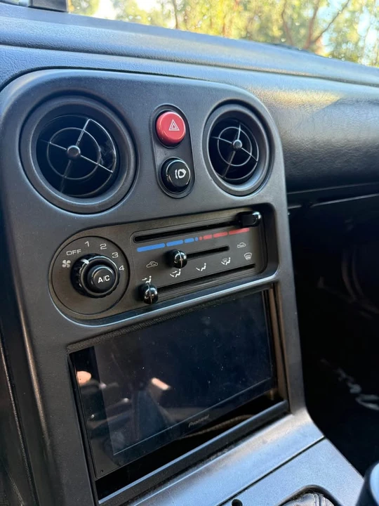 1990 Mazda NA MX-5 Miata - Image 13 of 19
