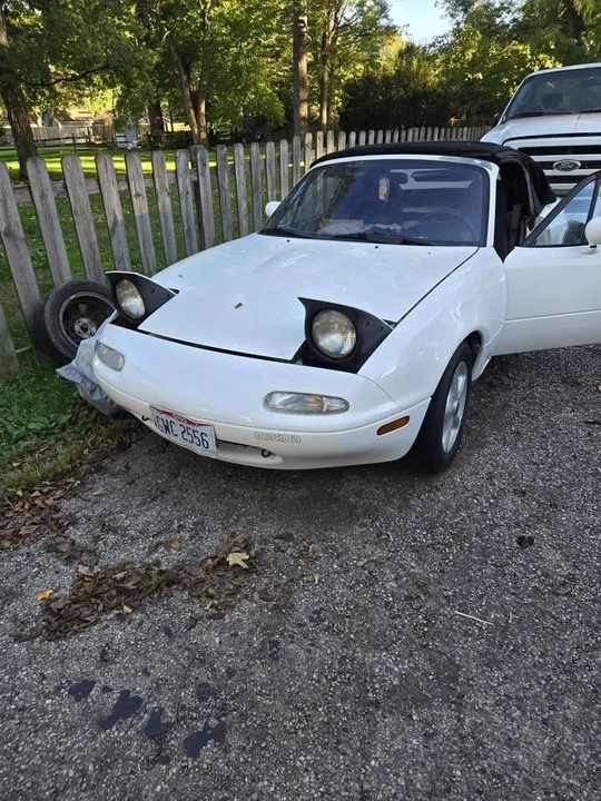1990 Mazda NA MX-5 Miata - Image 5 of 6