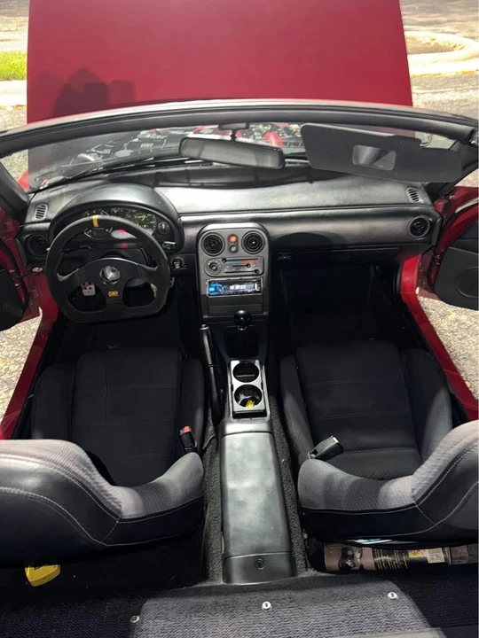 1990 Mazda NA MX-5 Miata - Image 10 of 14