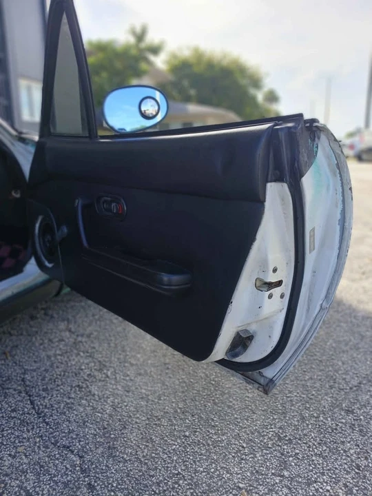 1990 Mazda NA MX-5 Miata - Image 4 of 11