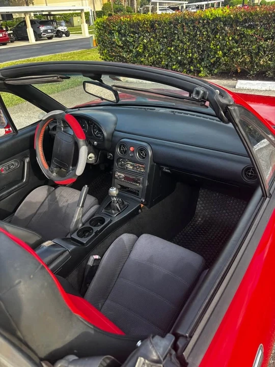 1990 Mazda NA MX-5 Miata - Image 8 of 11