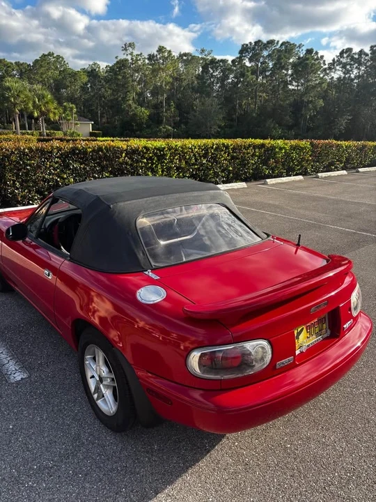 1990 Mazda NA MX-5 Miata - Image 5 of 11