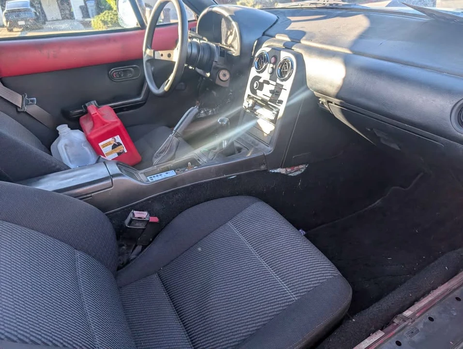 1990 Mazda NA MX-5 Miata - Image 11 of 12