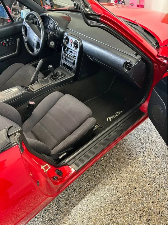 1990 Mazda NA MX-5 Miata - Image 15 of 17
