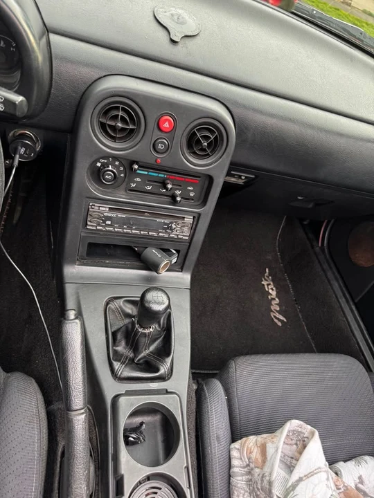 1990 Mazda NA MX-5 Miata - Image 8 of 9