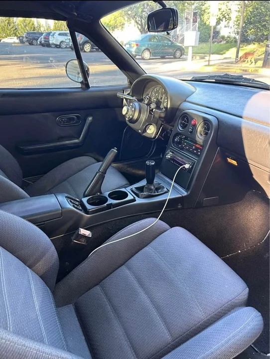 1990 Mazda NA MX-5 Miata - Image 5 of 5