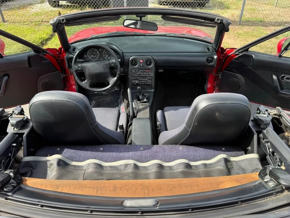 1990 Mazda NA MX-5 Miata - Image 4 of 15