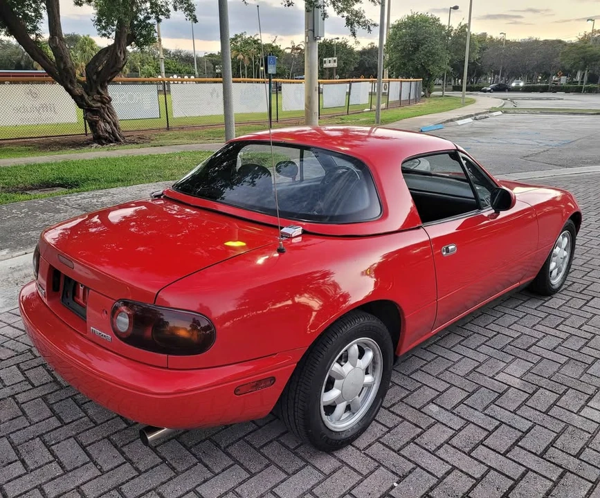 1990 Mazda NA MX-5 Miata - Image 5 of 16