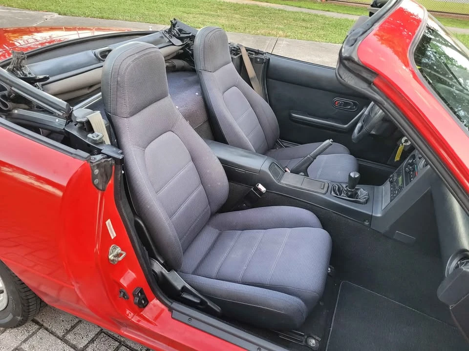 1990 Mazda NA MX-5 Miata - Image 14 of 16