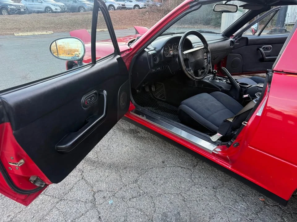 1990 Mazda NA MX-5 Miata - Image 7 of 10