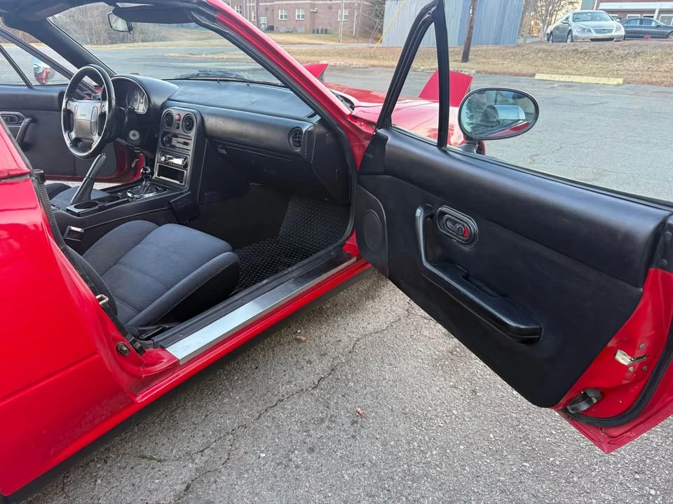 1990 Mazda NA MX-5 Miata - Image 8 of 10