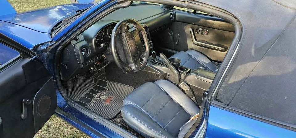 1990 Mazda NA MX-5 Miata - Image 9 of 11