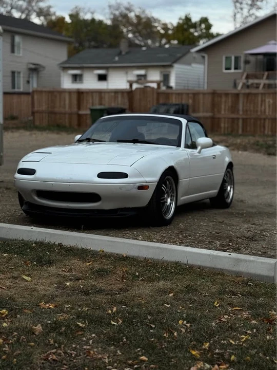 1990 Mazda NA MX-5 Miata - Image 5 of 10