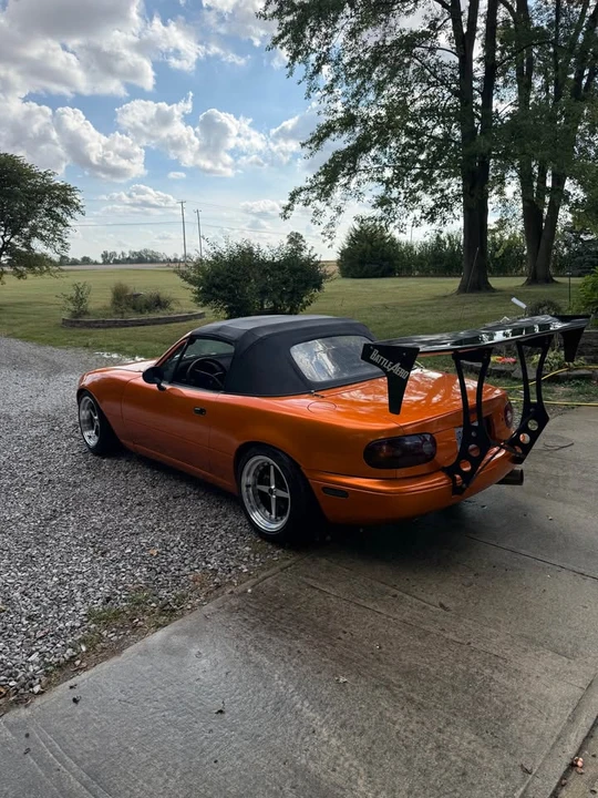 1990 Mazda NA MX-5 Miata - Image 4 of 10