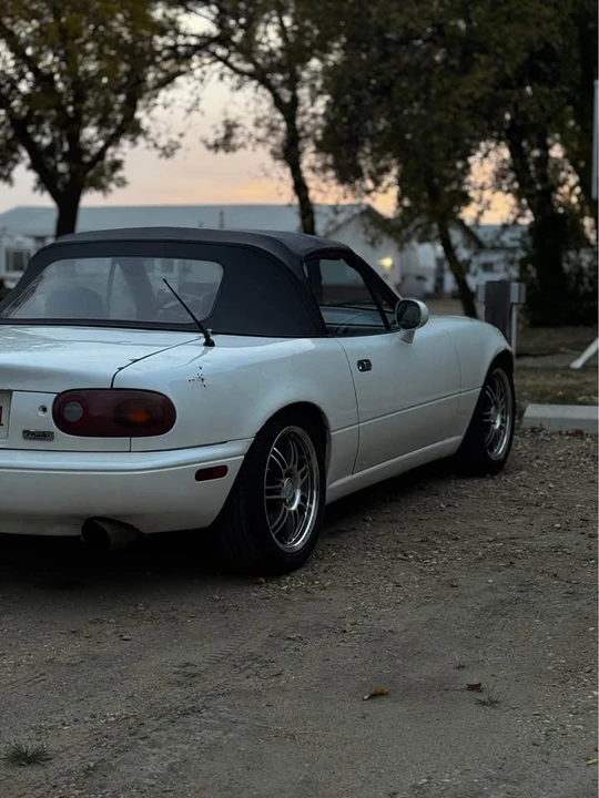 1990 Mazda NA MX-5 Miata - Image 3 of 10