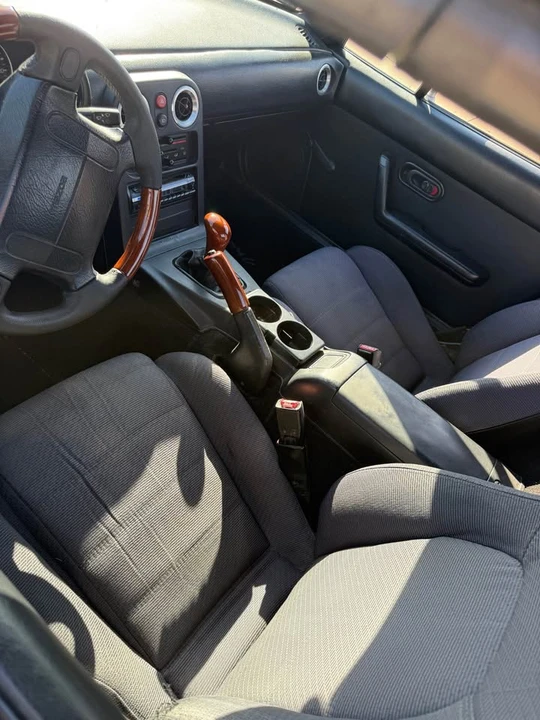 1990 Mazda NA MX-5 Miata - Image 8 of 10