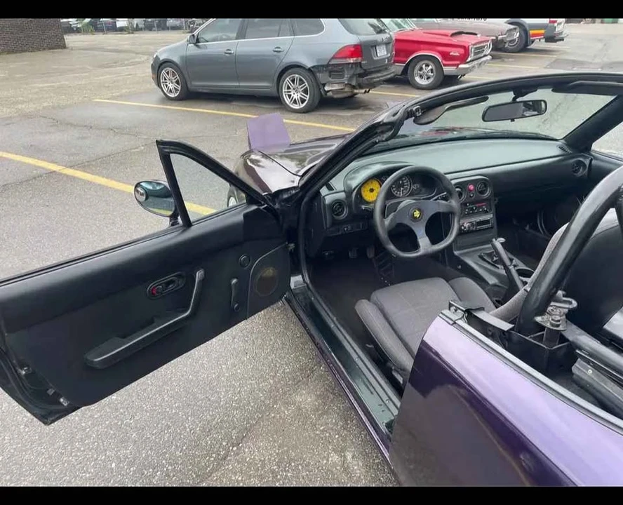 1990 Mazda NA MX-5 Miata - Image 6 of 13