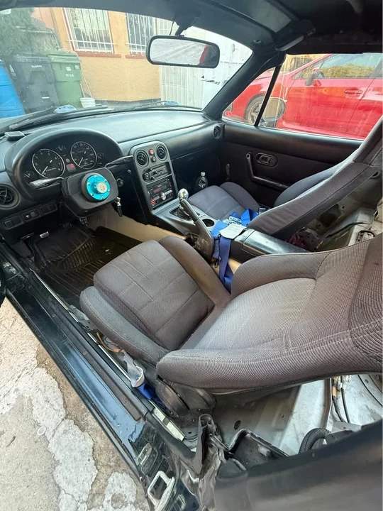 1990 Mazda NA MX-5 Miata - Image 6 of 8