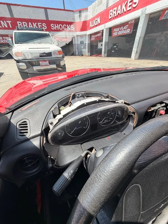 1990 Mazda NA MX-5 Miata - Image 15 of 16