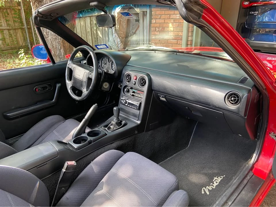 1990 Mazda NA MX-5 Miata - Image 2 of 3