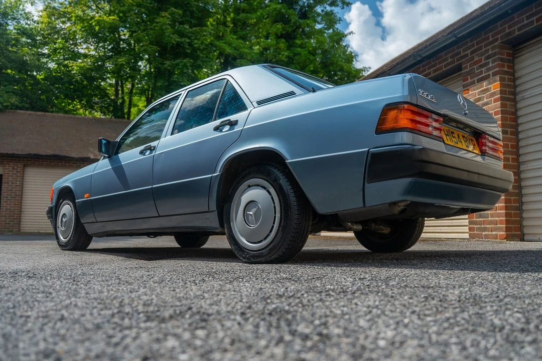 1990 Mercedes-Benz 190E - Image 18 of 30