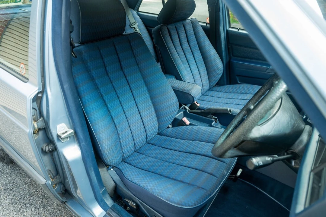 1990 Mercedes-Benz 190E - Image 25 of 30