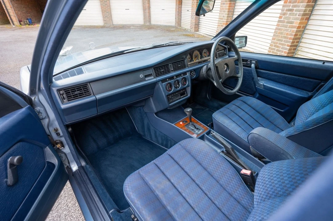 1990 Mercedes-Benz 190E - Image 2 of 30