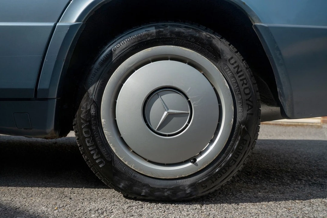 1990 Mercedes-Benz 190E - Image 23 of 30