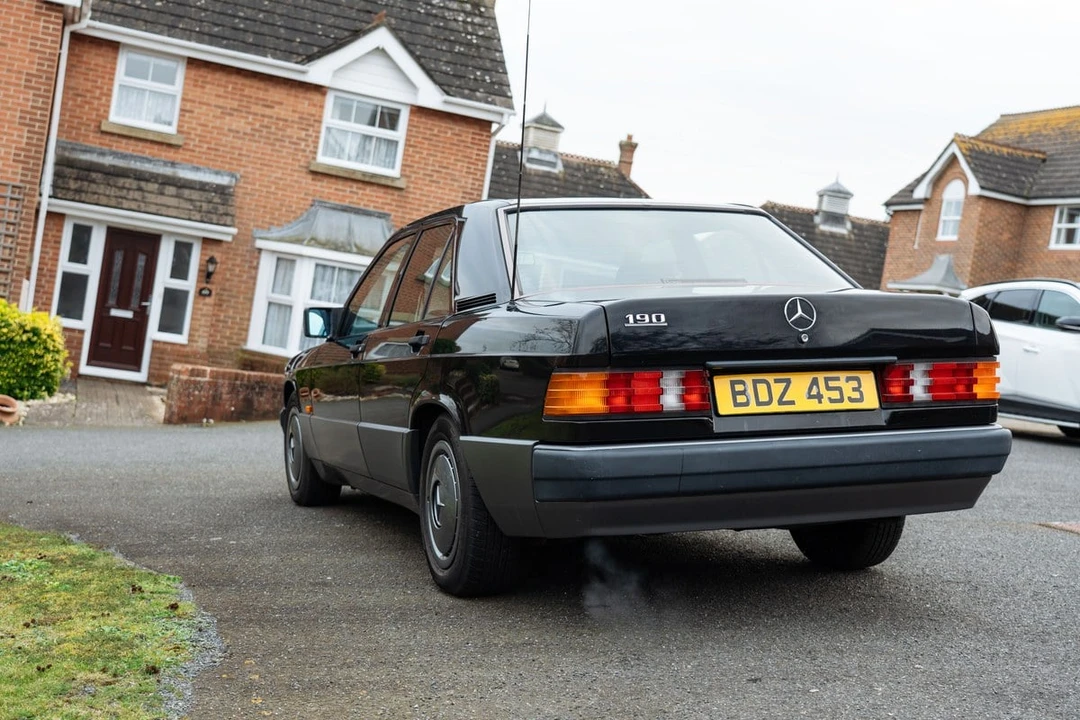 1990 Mercedes-Benz 190E - Image 24 of 30